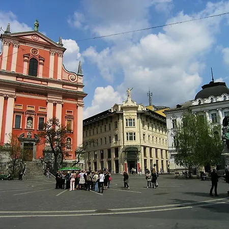 Luwiana Main Square *