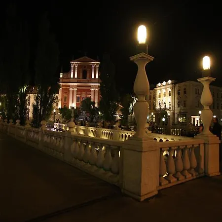 公寓 Luwiana Main Square *